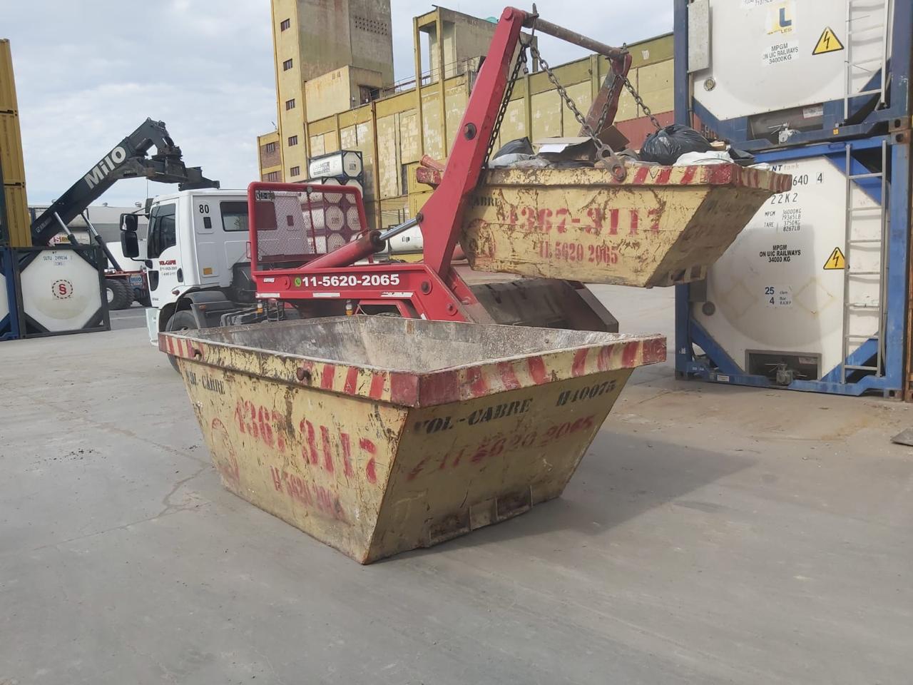 Camion VOL-CABRE en servicio